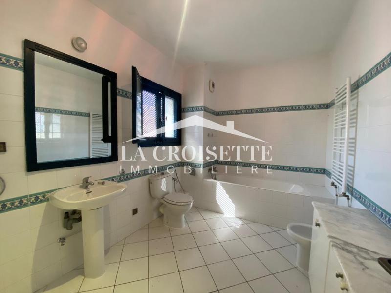 Appartement S+3 avec jardin à Gammarth